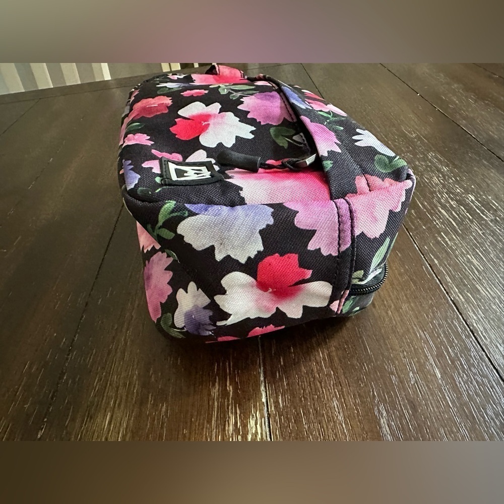 Avalanche floral cosmetics bag - Picture 2 of 10